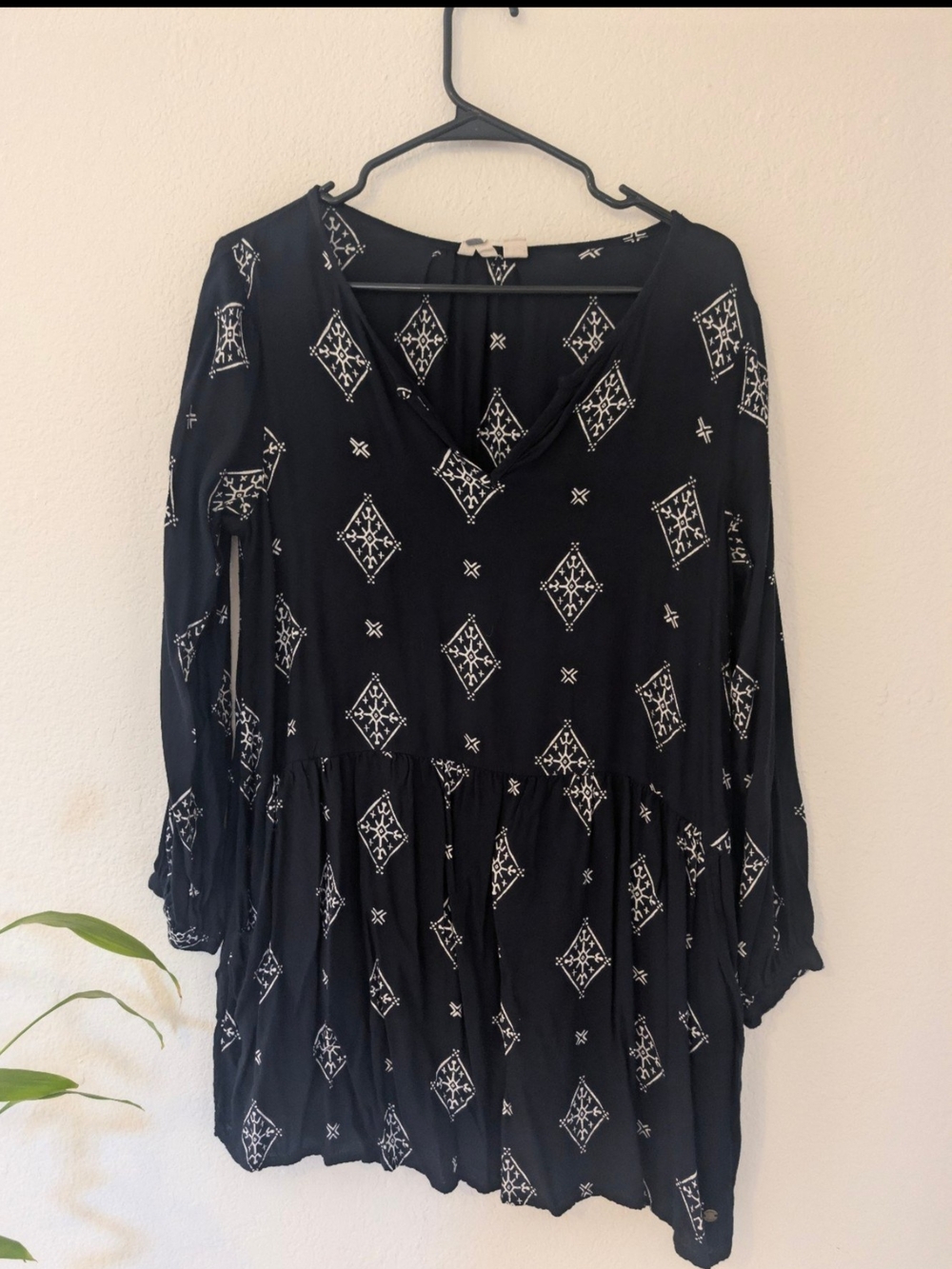 Roxy Black Top with White Geometric Print